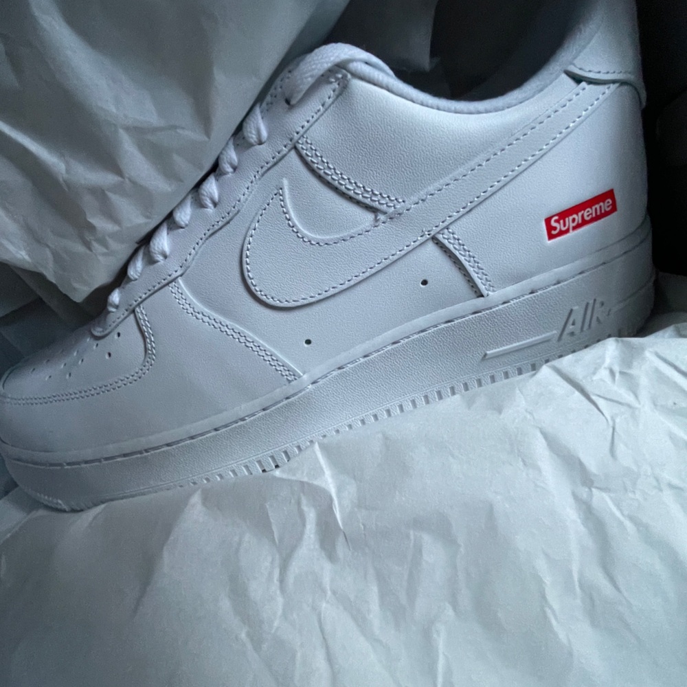 Nike Mens Air Force 1s SP low Supreme
